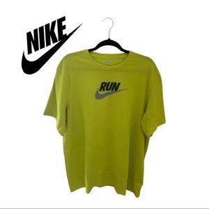 Nike Run Swoosh Tee